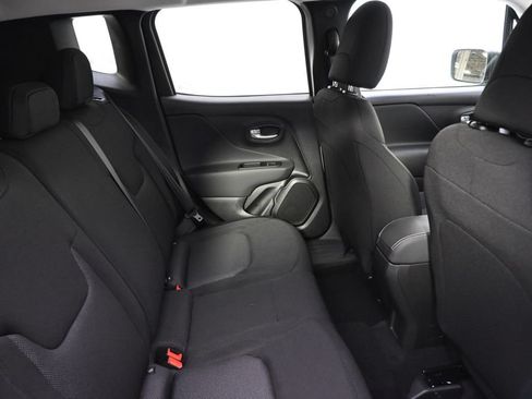 Used 2023 Jeep Renegade Latitude AWD/4WD image 18