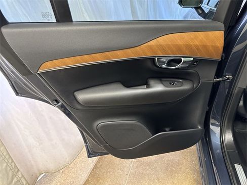 Used 2022 Volvo XC90 T6 Momentum w/ Protection Package image 23