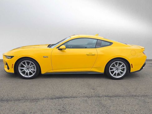 Used 2024 Ford Mustang GT Premium image 4