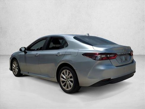 Used 2022 Toyota Camry LE FWD image 7