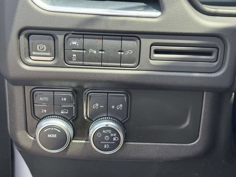 Used 2021 GMC Yukon SLT w/ SLT Premium Package AWD/4WD image 19