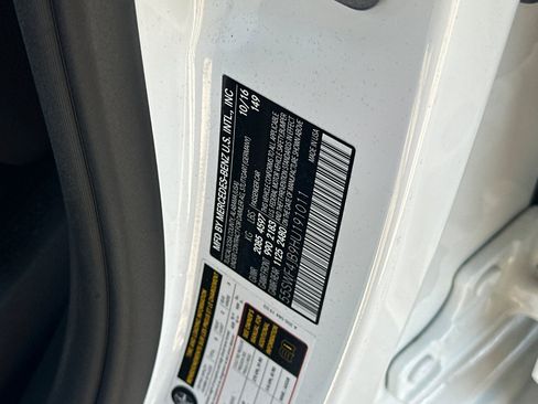 Used 2017 Mercedes-Benz C 300 Sedan image 27