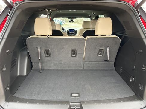Used 2023 Chevrolet Traverse Premier image 23