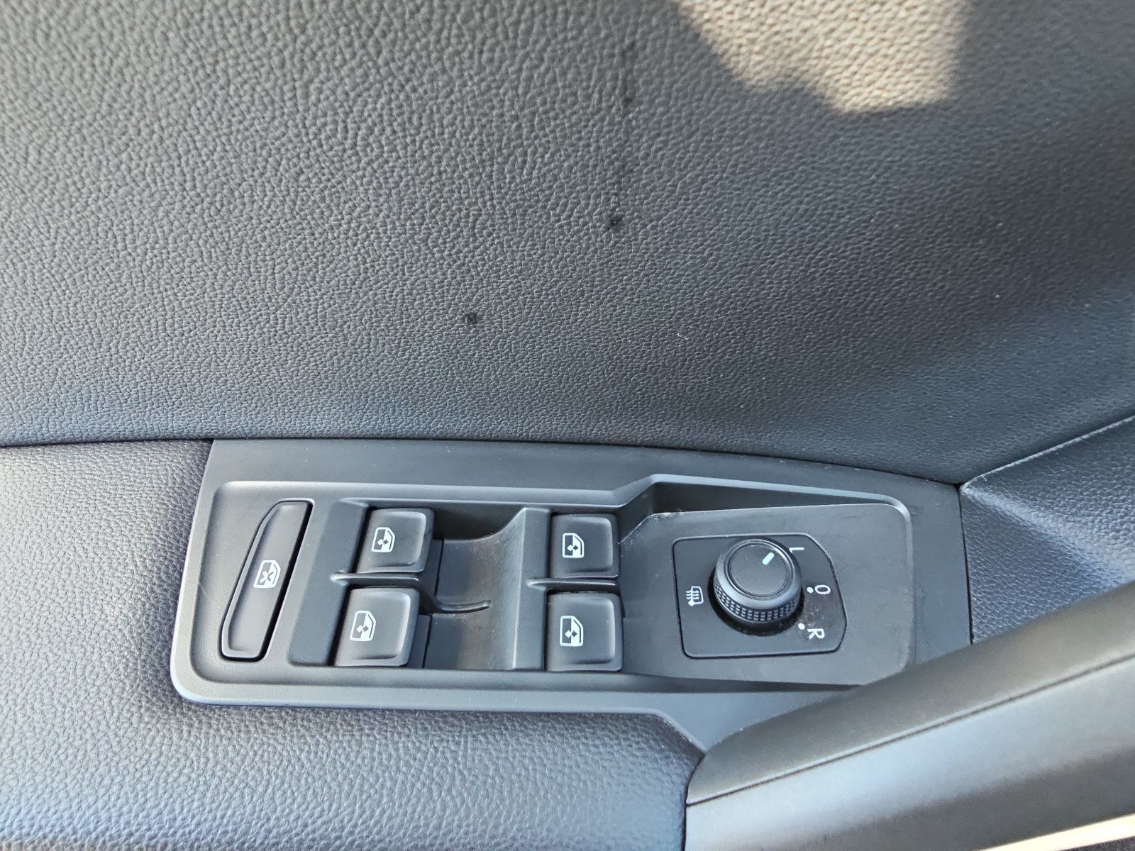 Used 2023 Volkswagen Tiguan S FWD image 27