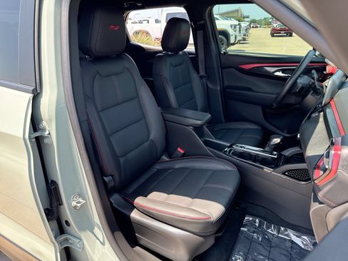 Used 2024 Chevrolet TrailBlazer RS w/ Driver Confidence Package FWD image 23