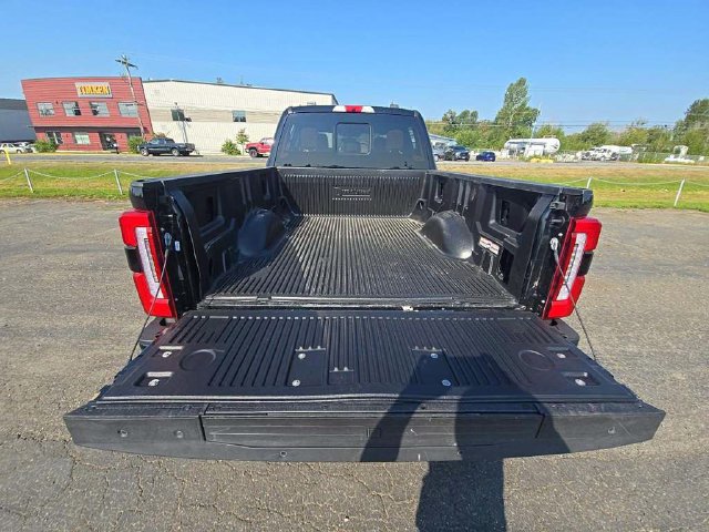 Used 2024 Ford F250 Platinum AWD/4WD image 6