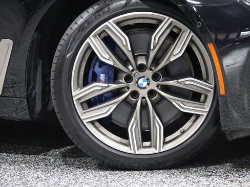Used 2017 BMW M760i xDrive image 4