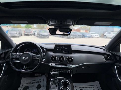 Used 2020 Kia Stinger GT-Line w/ Sun & Sound Package RWD image 11