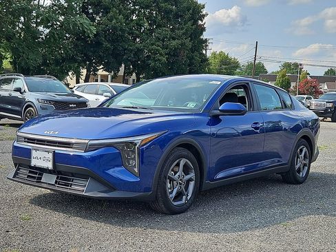 Certified 2025 Kia K4 FWD image 3