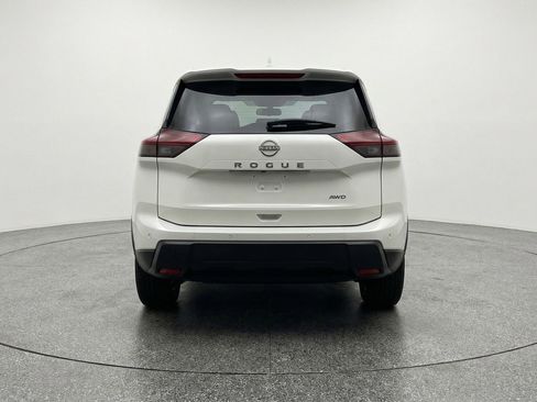 Used 2025 Nissan Rogue SV image 7