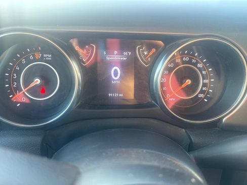 Used 2022 Jeep Gladiator Sport AWD/4WD image 13
