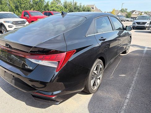 Used 2023 Hyundai Elantra Limited FWD image 5