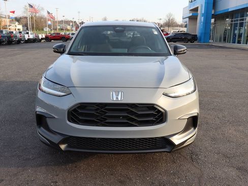 Used 2025 Honda HR-V Sport image 32