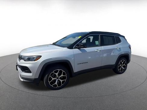 Used 2025 Jeep Compass Limited AWD/4WD image 8