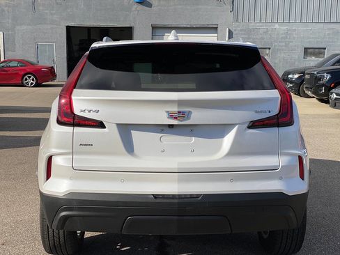Used 2024 Cadillac XT4 Luxury w/ Cold Weather Package AWD/4WD image 8