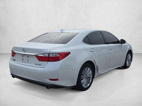 Used 2014 Lexus ES 350 w/ Luxury Package FWD image 5