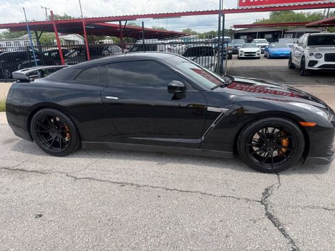 Used 2010 Nissan GT-R Premium AWD/4WD image 14