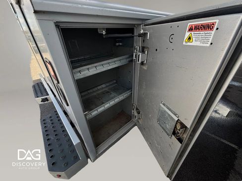 Used 2017 RAM 3500 Tradesman w/ Chrome Appearance Group image 31