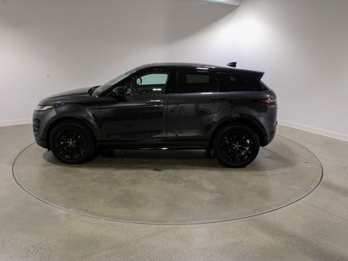 Used 2025 Land Rover Range Rover Evoque Dynamic SE image 2
