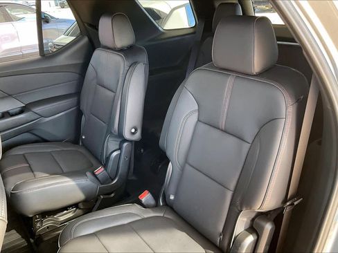 Used 2023 Chevrolet Traverse RS image 20