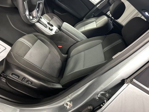 Used 2025 Chevrolet Blazer LT FWD image 11