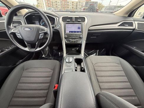 Used 2019 Ford Fusion SE FWD image 15