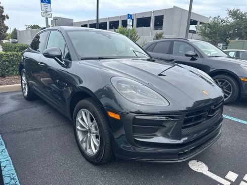 Certified 2026 Porsche Macan AWD/4WD image 4