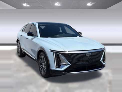 Certified 2024 Cadillac Lyriq Luxury w/ LPO, Floor Liner Package RWD image 6
