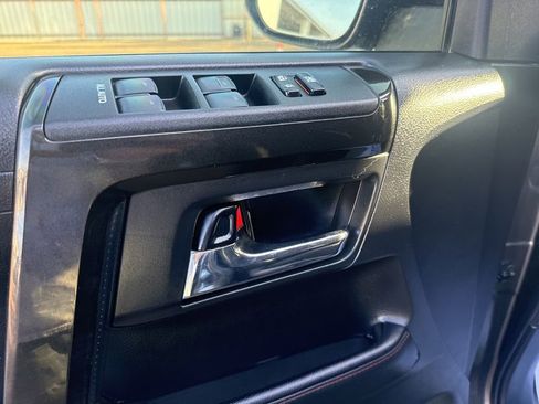 Used 2020 Toyota 4Runner TRD Off-Road image 12