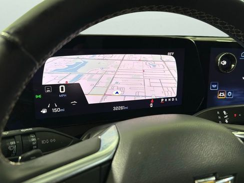 Used 2025 Chevrolet Traverse LT w/ Driver Confidence Package image 19