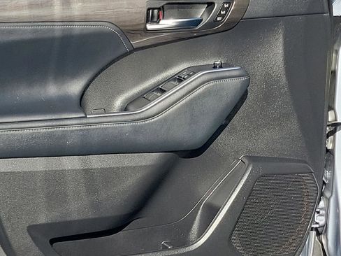Used 2022 Toyota Highlander Limited image 18