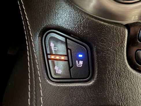 Used 2019 GMC Yukon XL Denali w/ Open Road Package AWD/4WD image 30