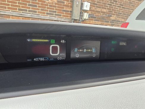 Used 2020 Toyota Prius LE image 16