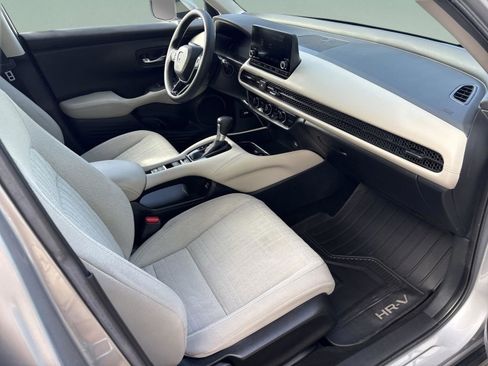 Used 2023 Honda HR-V LX image 19