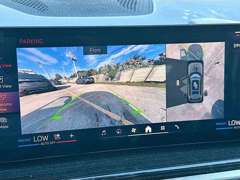 Used 2025 BMW X7 M60i w/ Executive Package image 15