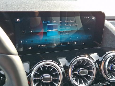 Certified 2022 Mercedes-Benz GLA 250 4MATIC image 17