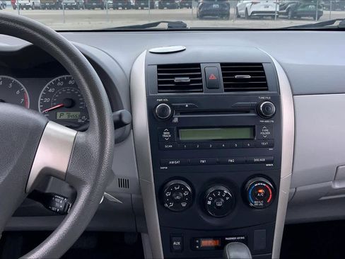 Used 2010 Toyota Corolla LE image 6