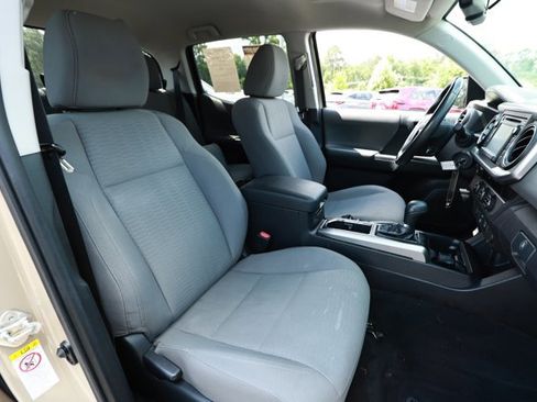 Used 2018 Toyota Tacoma SR5 RWD image 26