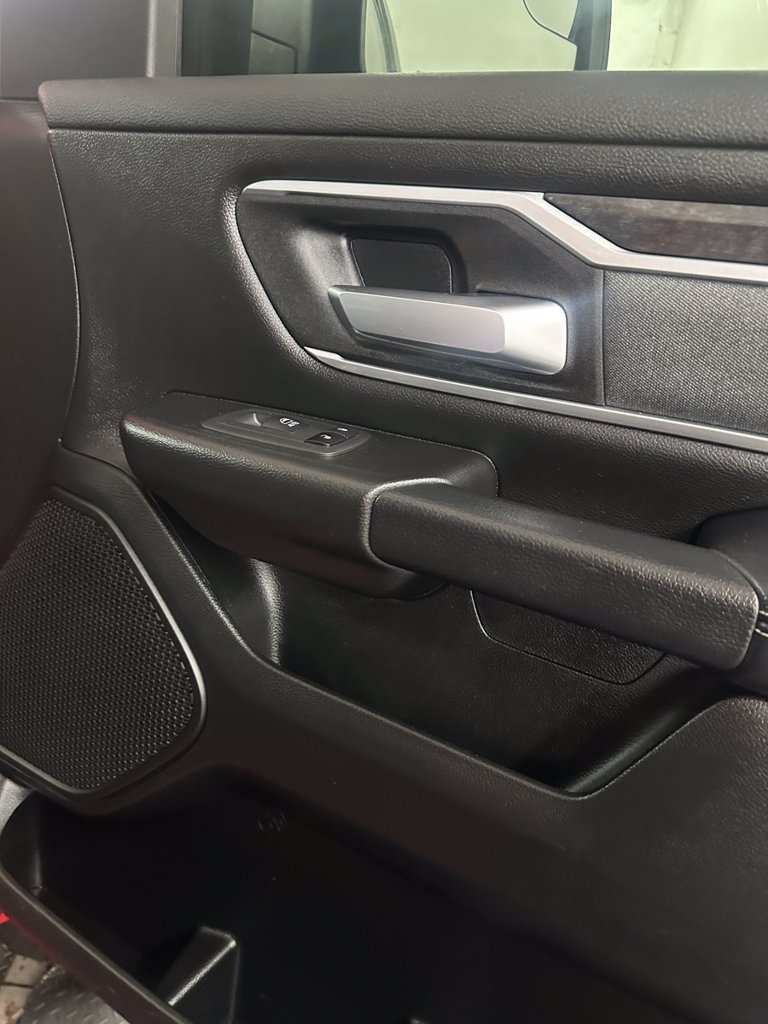 Used 2022 RAM 1500 Big Horn AWD/4WD image 39