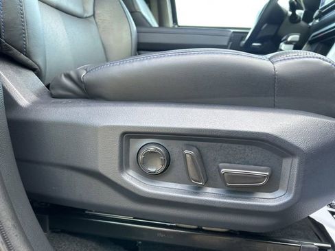 Used 2023 Toyota Tundra Platinum AWD/4WD image 18
