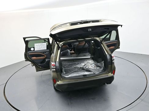 New 2025 Subaru Forester Touring image 39