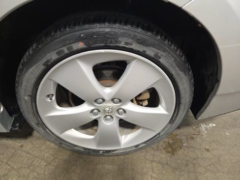 Used 2015 Toyota Prius Five FWD image 10