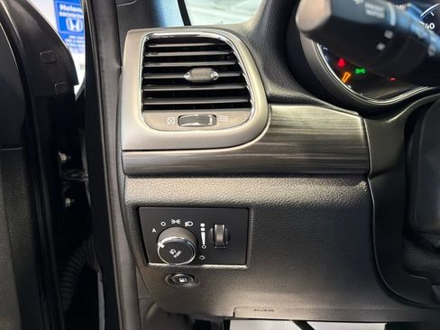 Used 2022 Jeep Grand Cherokee Laredo X AWD/4WD image 19