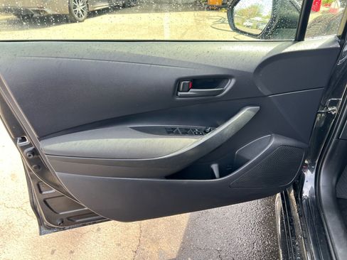 Used 2022 Toyota Corolla LE image 19