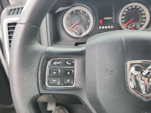 Used 2019 RAM 1500 Classic SLT AWD/4WD image 12