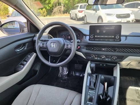 Used 2024 Honda Accord SE image 15
