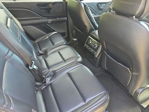 Used 2020 Lincoln Aviator 2WD image 16