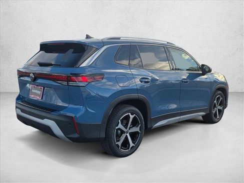 New 2026 Volkswagen Tiguan SE image 2