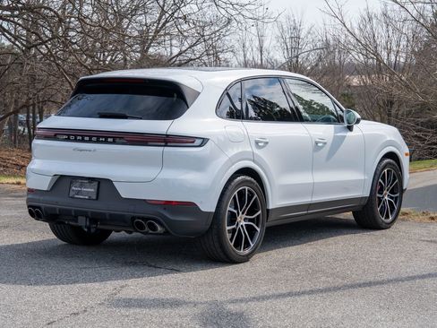 Certified 2025 Porsche Cayenne S w/ Premium Package Plus image 7