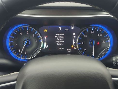 Used 2024 Chrysler Pacifica Touring-L image 16